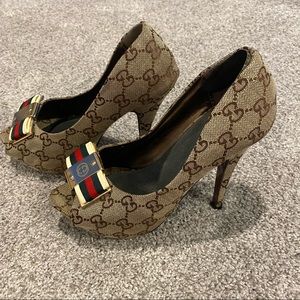 Gucci peep toe heels
